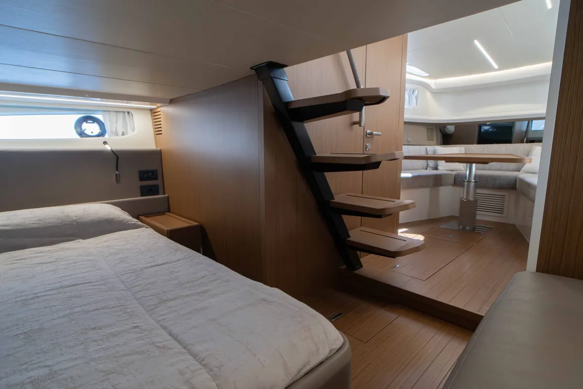 Madame — Interior photo 14