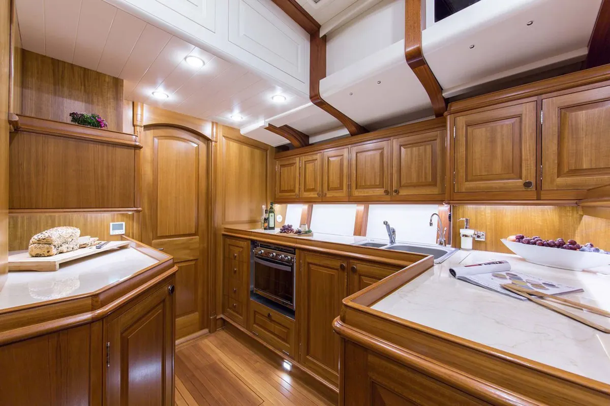 Tempus Fugit — Interior photo 2