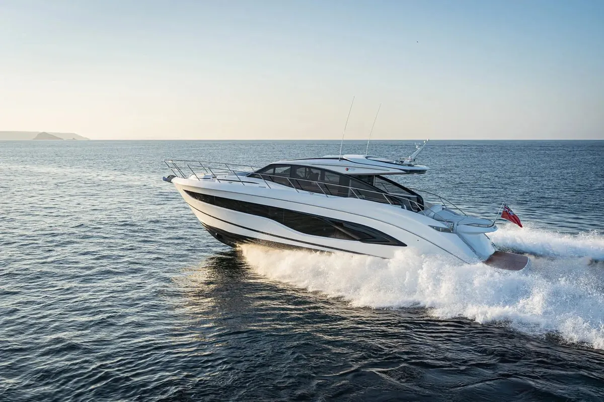 Princess V55 — Exterior photo 3