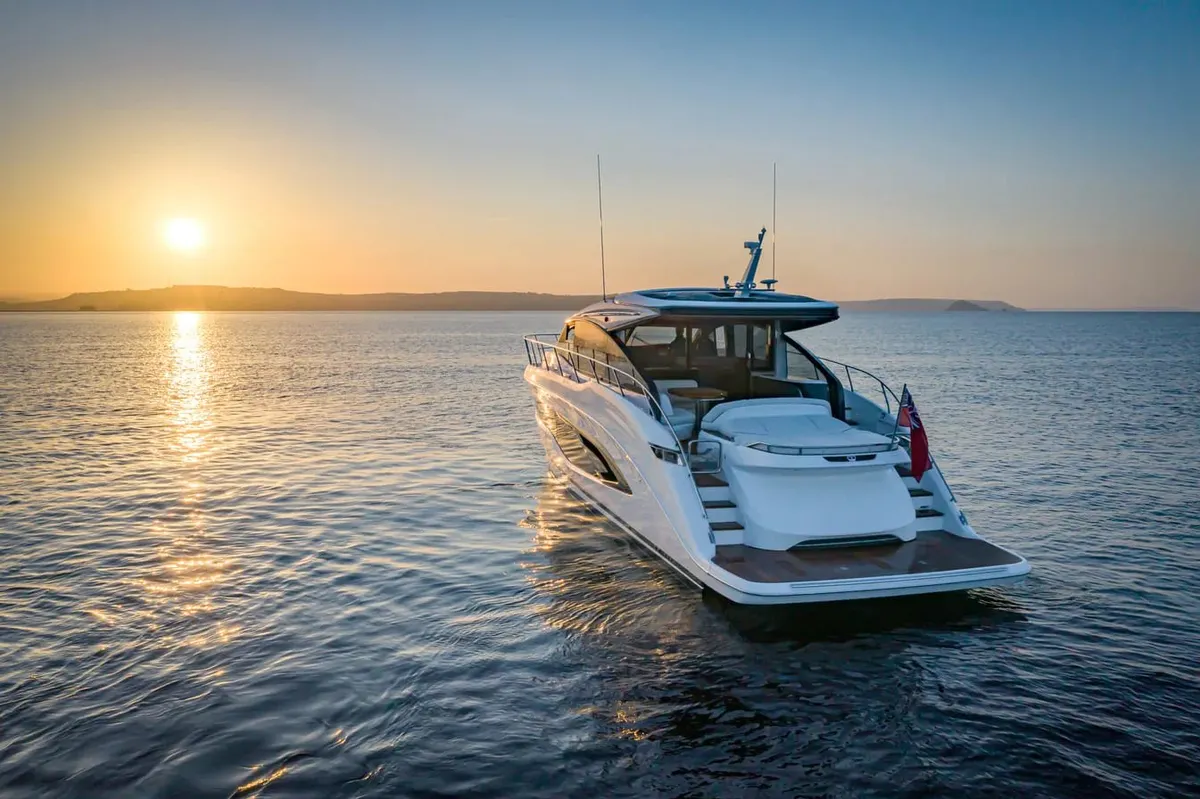 Princess V55 — Exterior photo 4