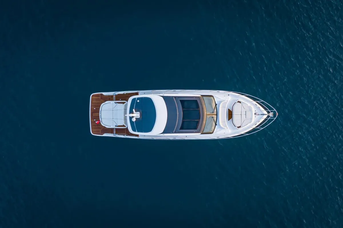 Princess V55 — Exterior photo 5