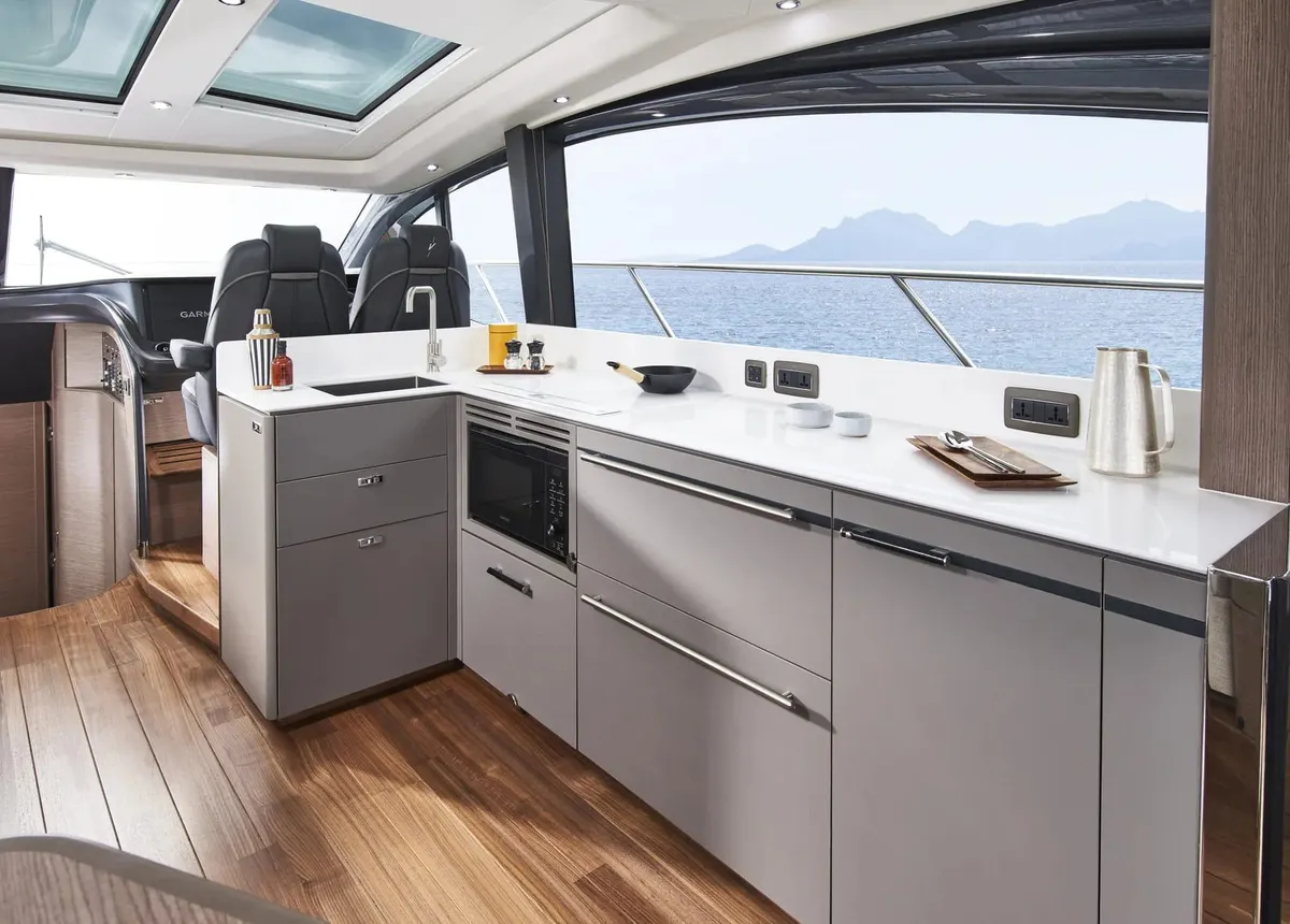 Princess V55 — Exterior photo 7