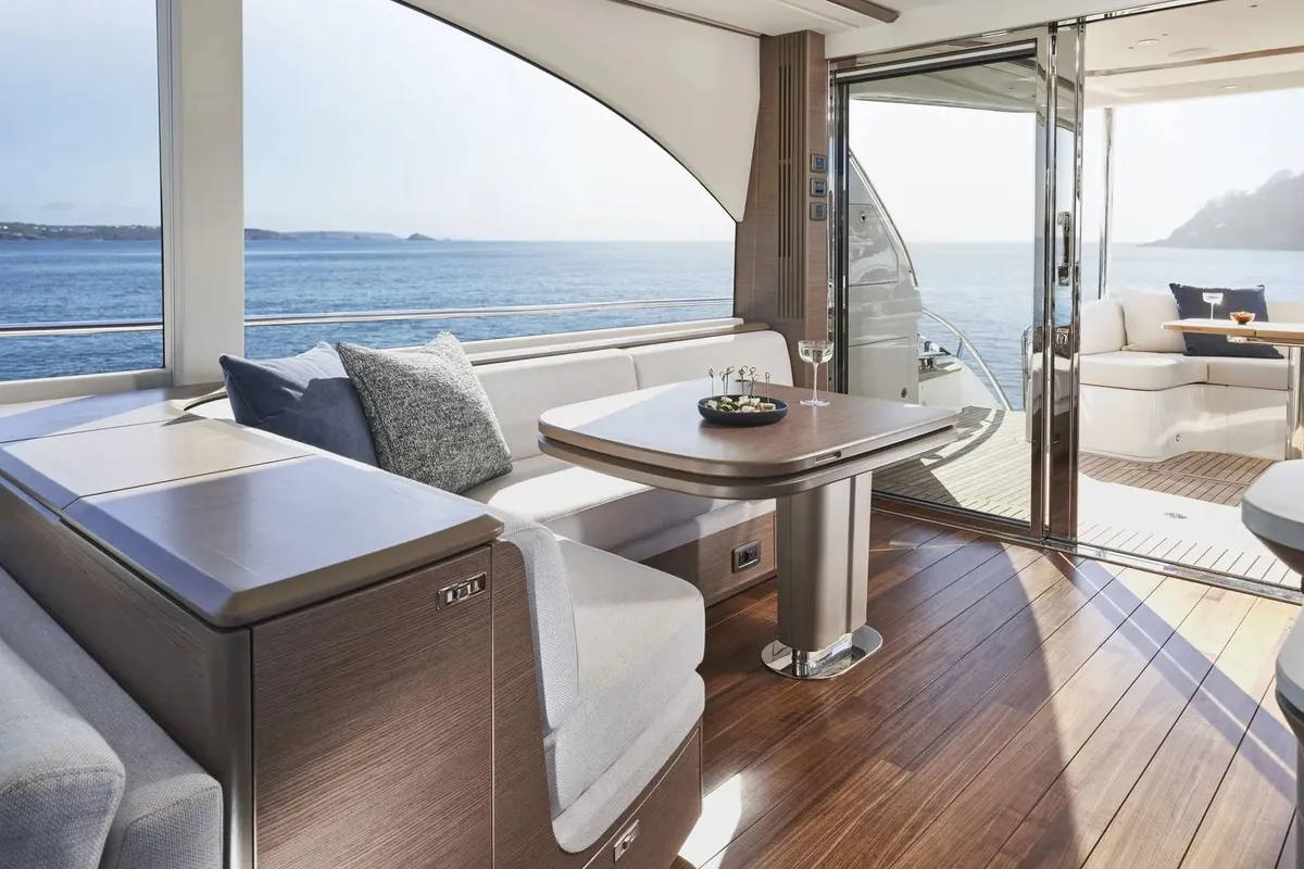 Princess Y72 — Exterior photo 10