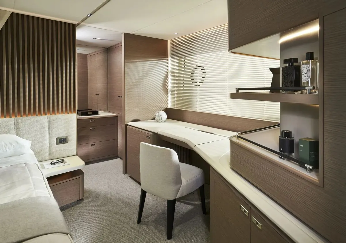 Princess Y72 — Exterior photo 19