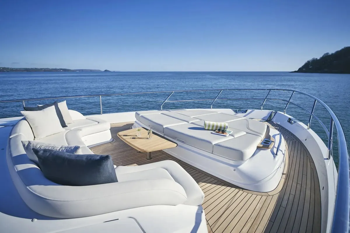 Princess Y72 — Exterior photo 24