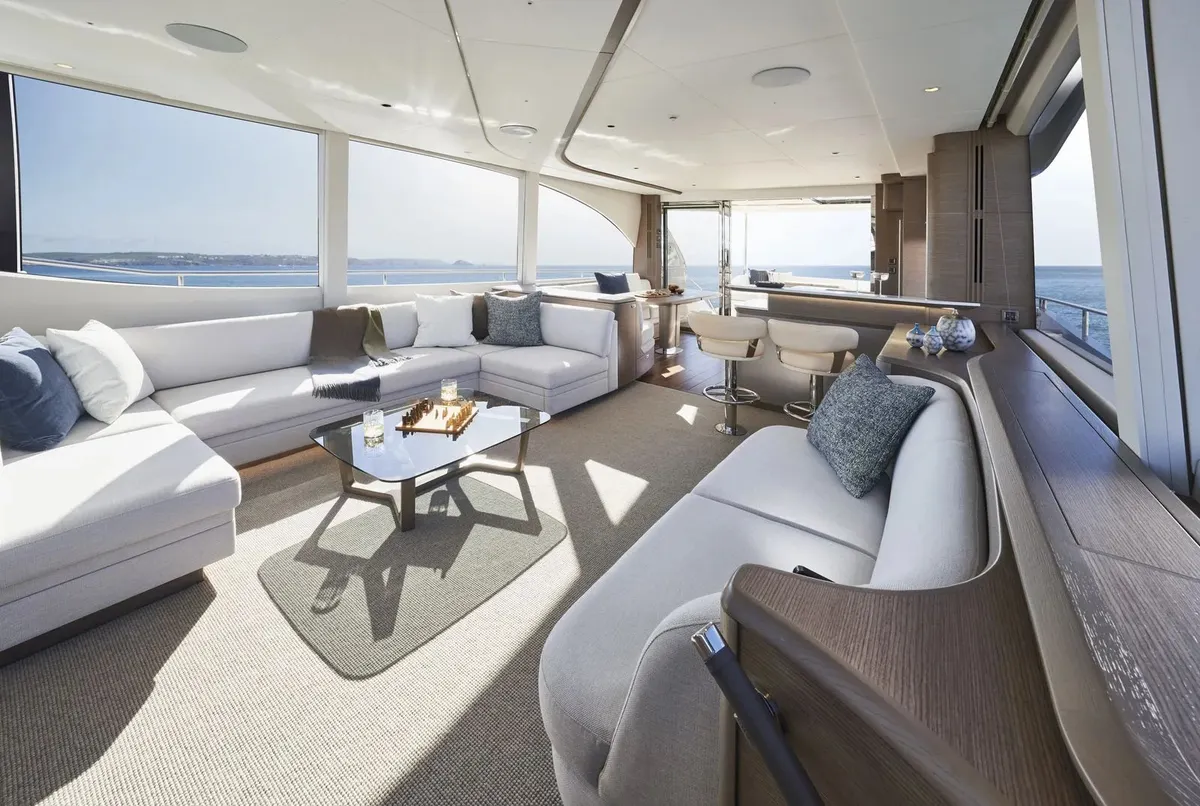 Princess Y72 — Exterior photo 3
