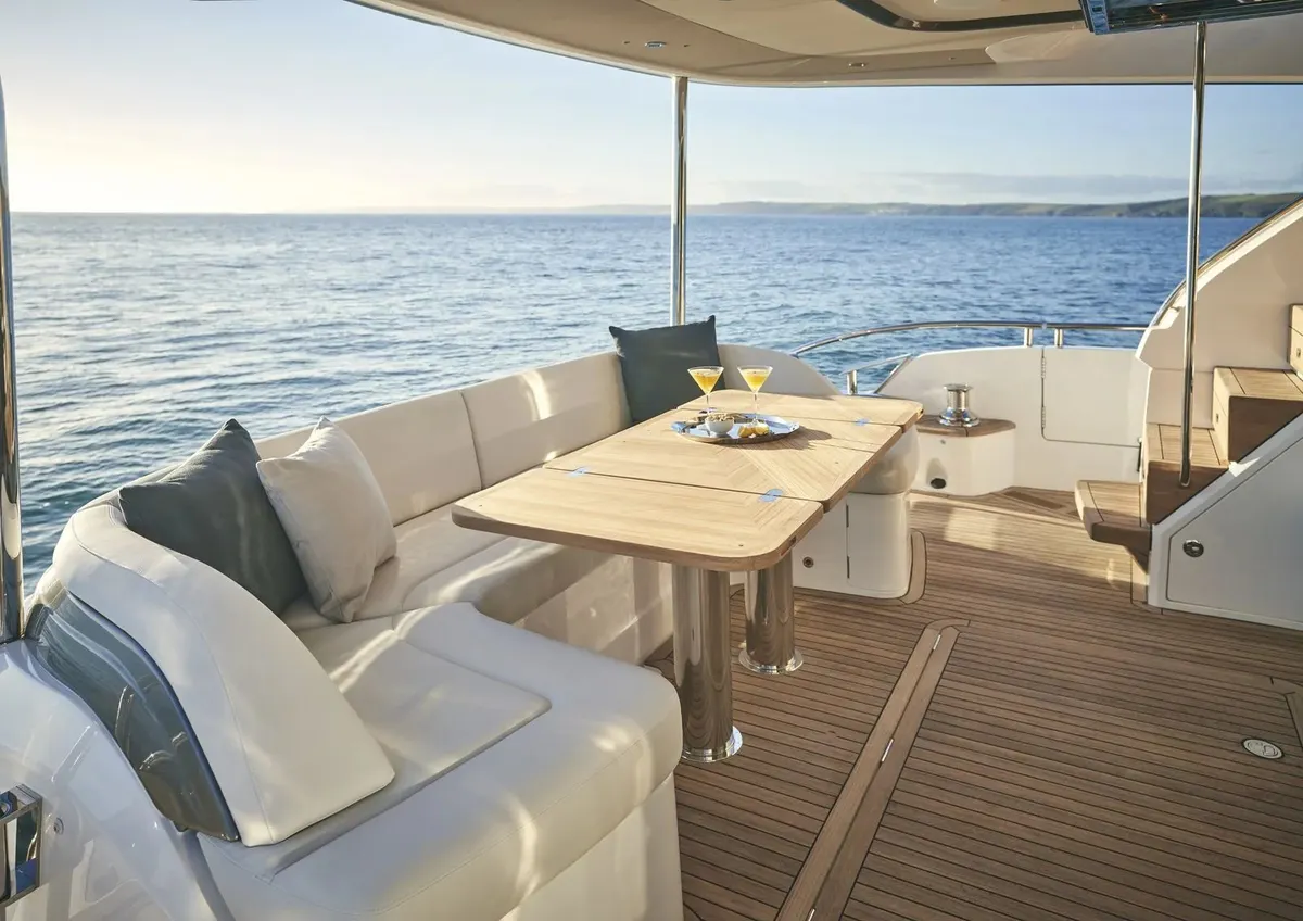 Princess Y72 — Exterior photo 30