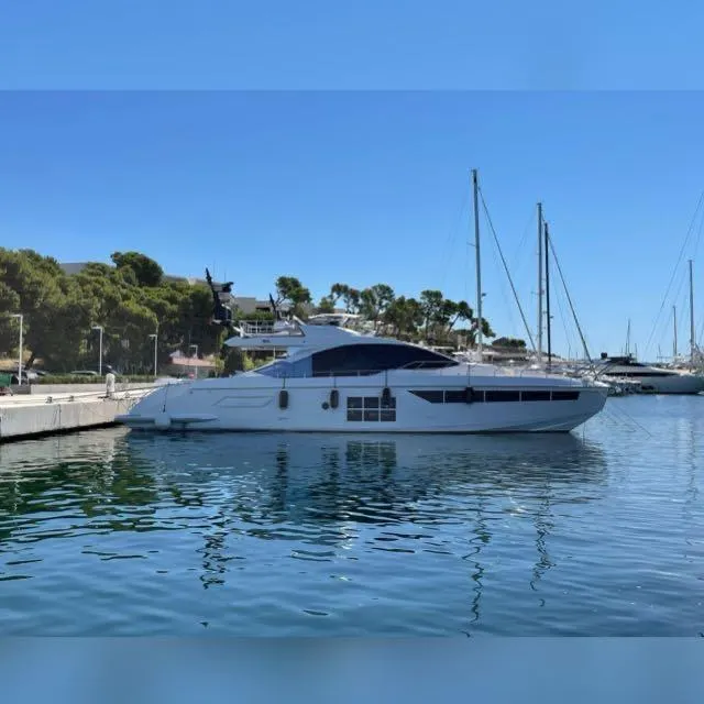 Azimut S7 — Exterior photo 2