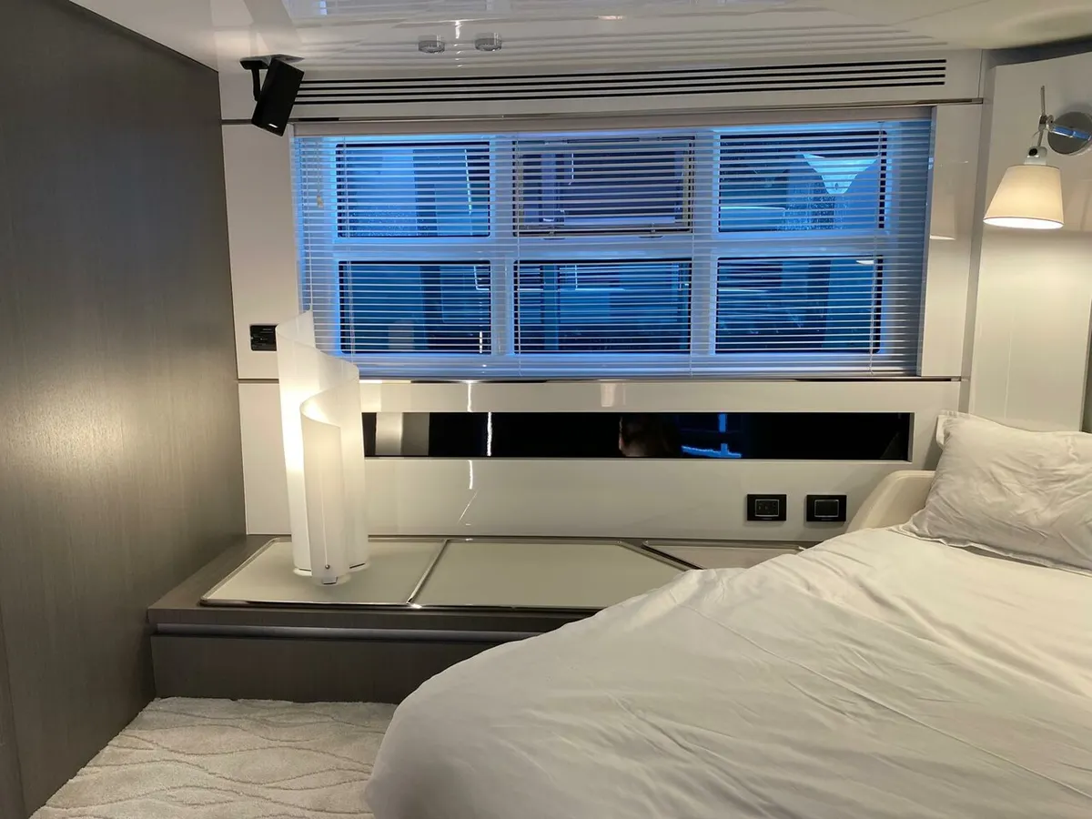Azimut S7 — Interior photo 4