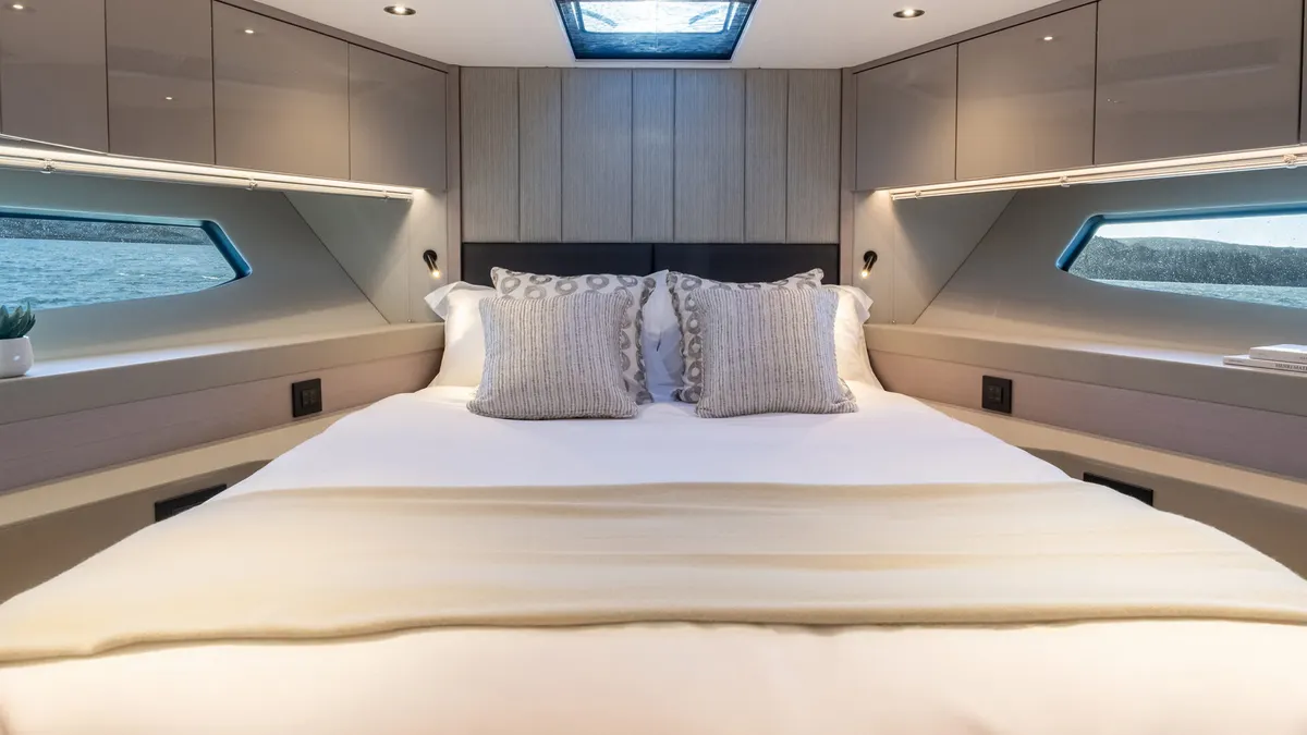 Sunseeker Manhattan 56 — Interior photo 13