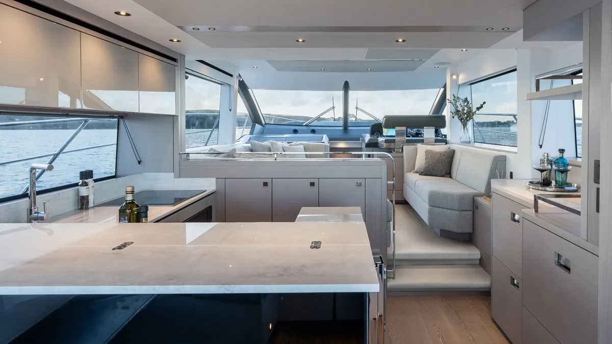 Sunseeker Manhattan 56 — Interior photo 2