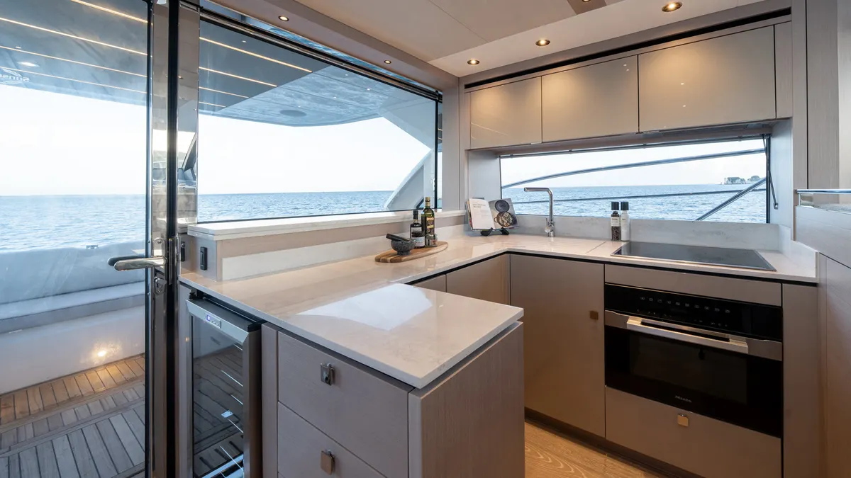 Sunseeker Manhattan 56 — Interior photo 3