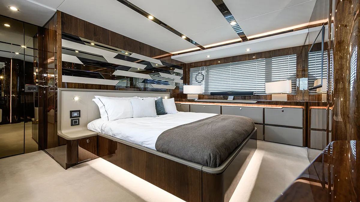 Squadron 68 — Interior photo 6