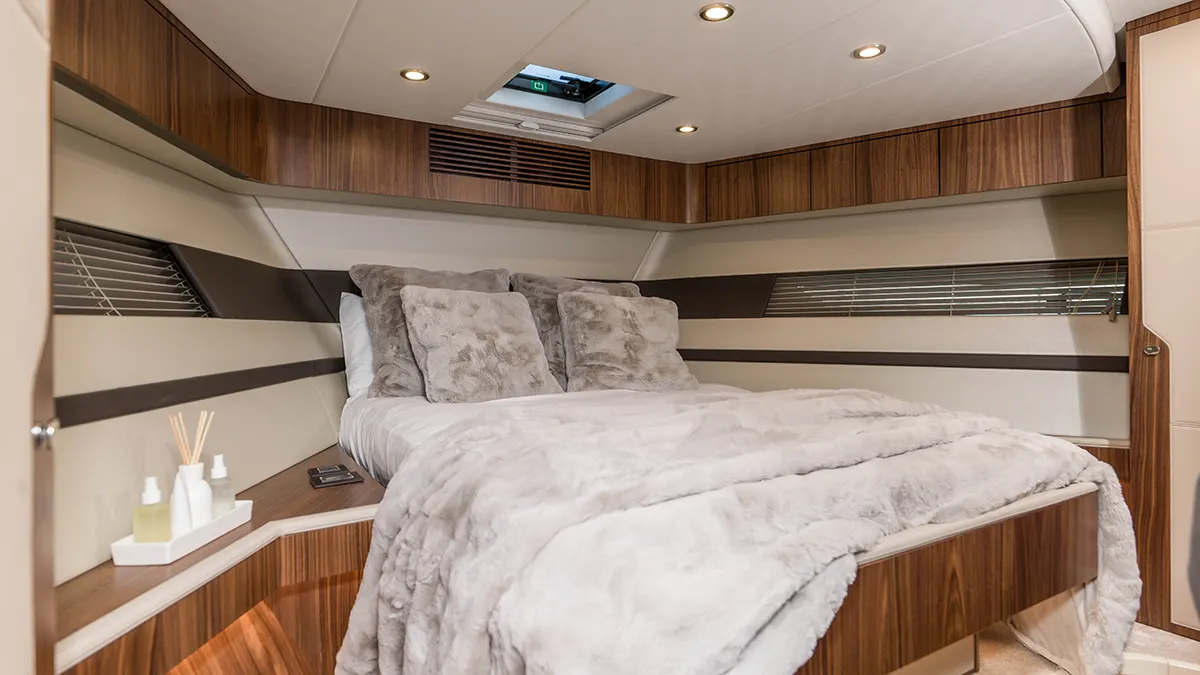 Squadron 68 — Interior photo 9
