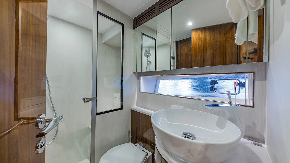 Squadron 68 — Interior photo 10
