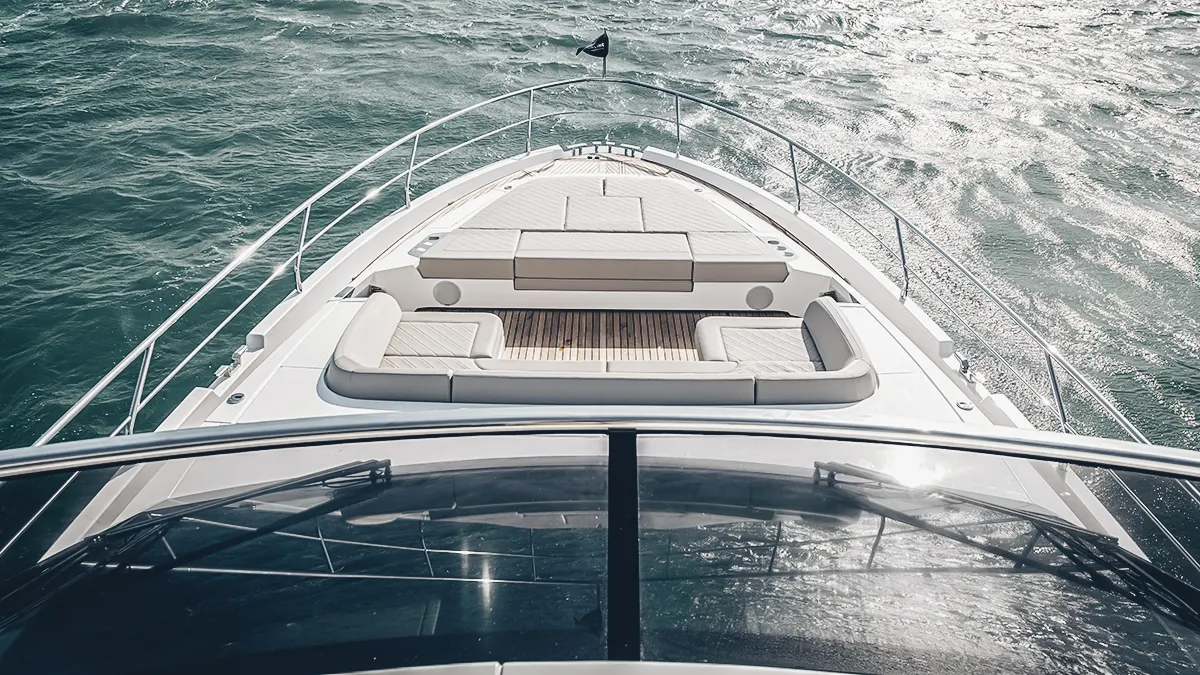 Squadron 68 — Exterior photo 8