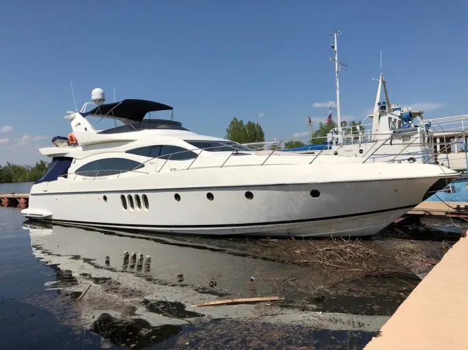 Azimut 68 Plus (001)