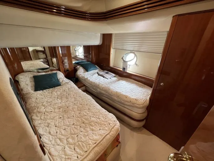 Azimut 68 Plus (001) — Interior photo 4