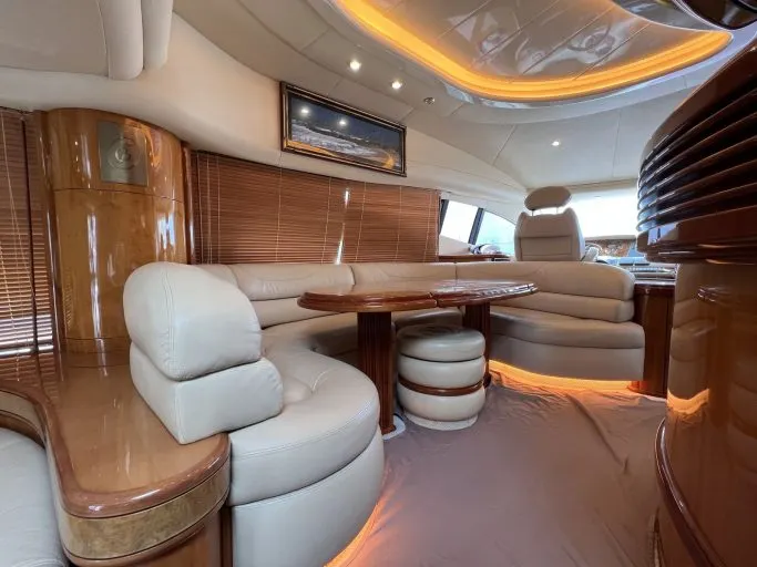 Azimut 68 Plus (001) — Interior photo 16