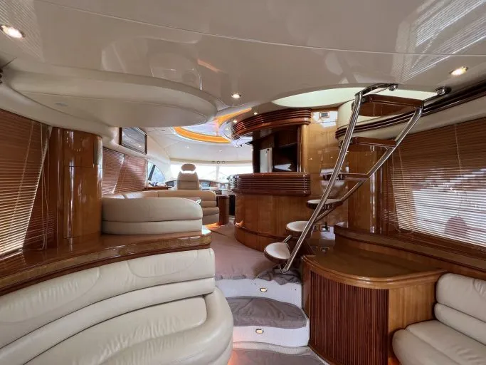 Azimut 68 Plus (001) — Interior photo 17