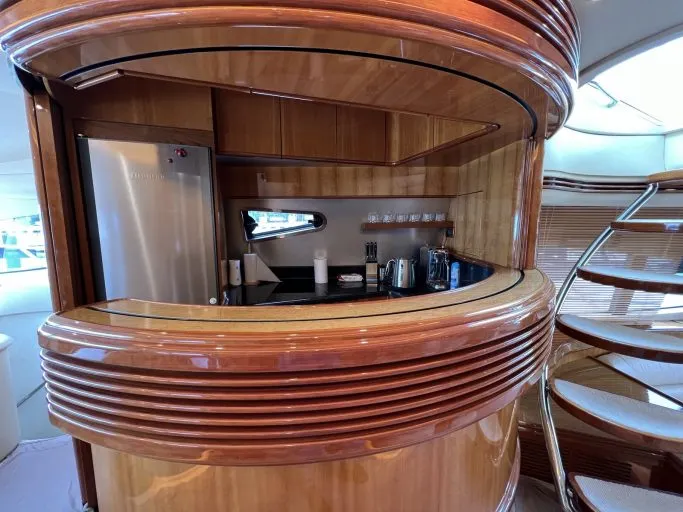 Azimut 68 Plus (001) — Interior photo 18