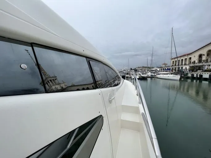 Azimut 68 Plus (001) — Exterior photo 4