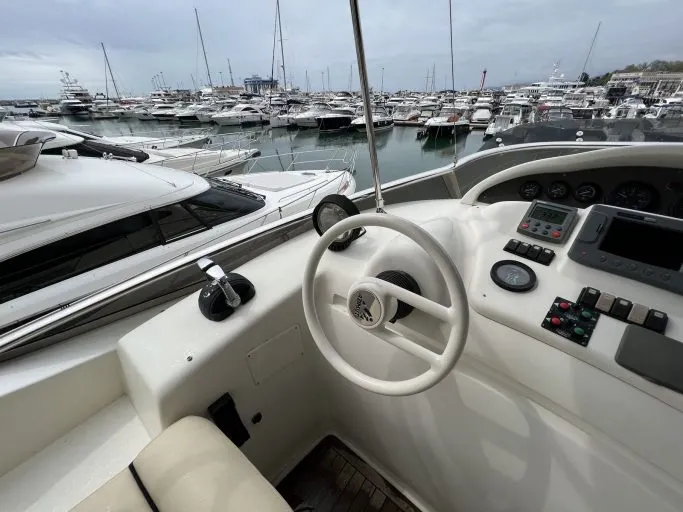 Azimut 68 Plus (001) — Exterior photo 7