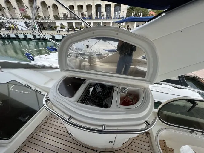Azimut 68 Plus (001) — Exterior photo 9