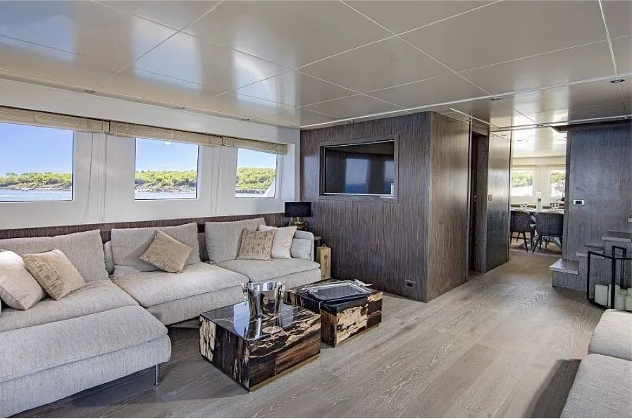 T85 - Terranova — Interior photo 2