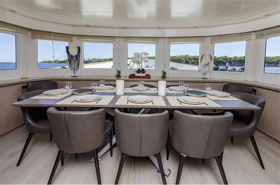 T85 - Terranova — Interior photo 4