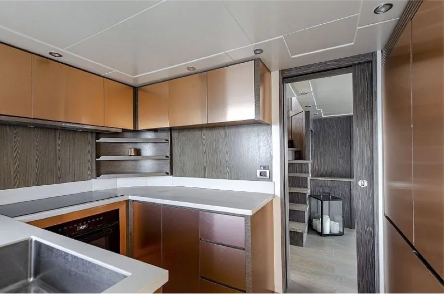 T85 - Terranova — Interior photo 6