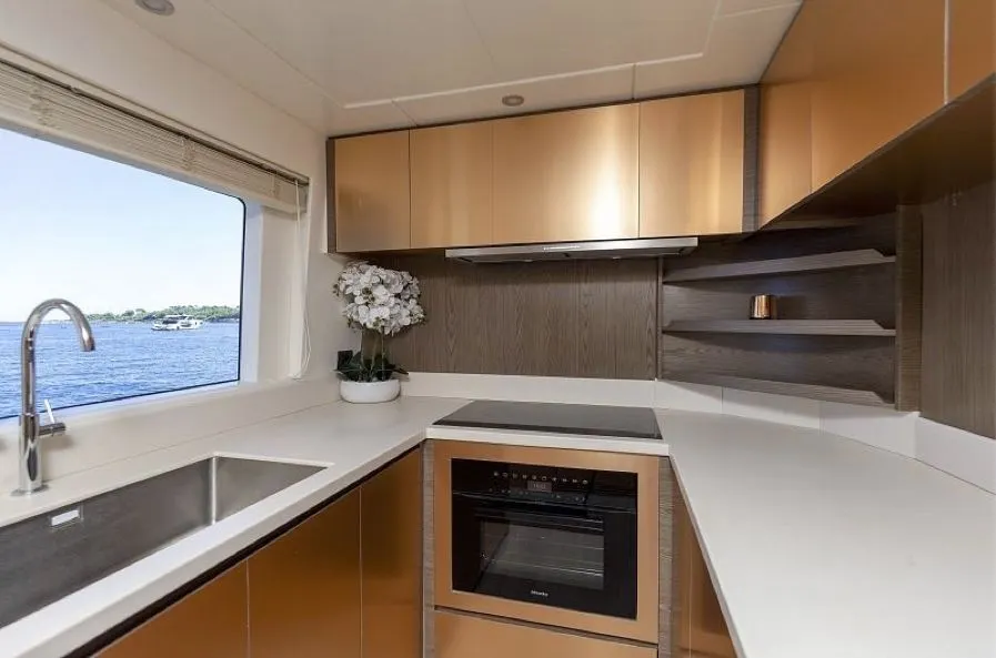 T85 - Terranova — Interior photo 7