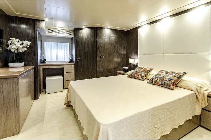 T85 - Terranova — Interior photo 10