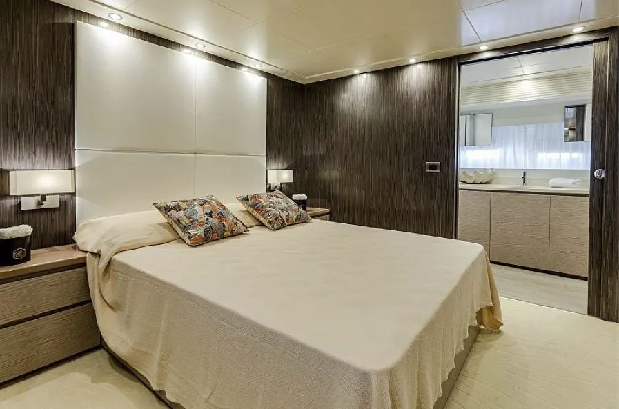 T85 - Terranova — Interior photo 11