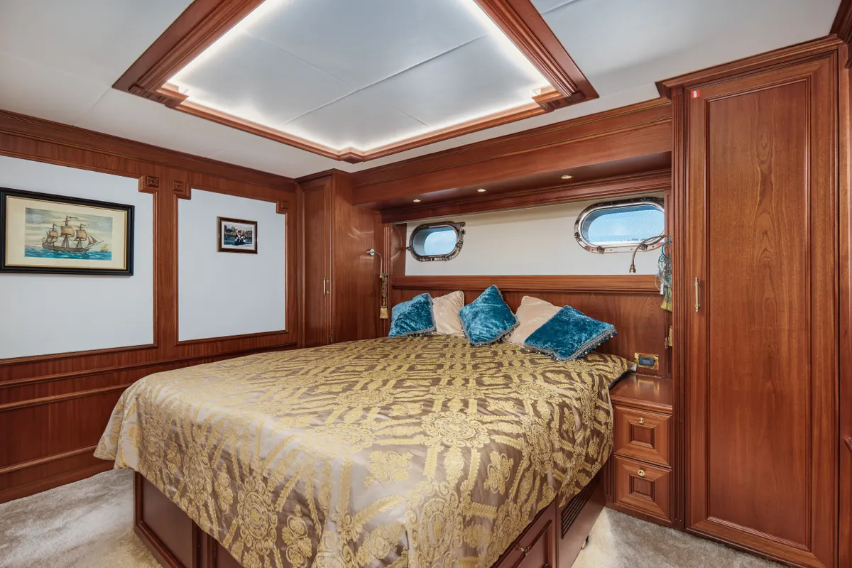 Wim Van der Valk Continental (Orion) — Interior photo 1