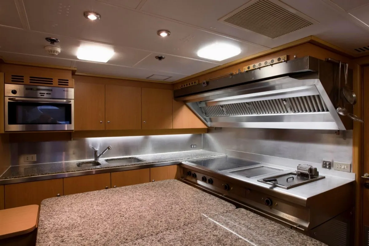 Amels Mercury — Interior photo 4