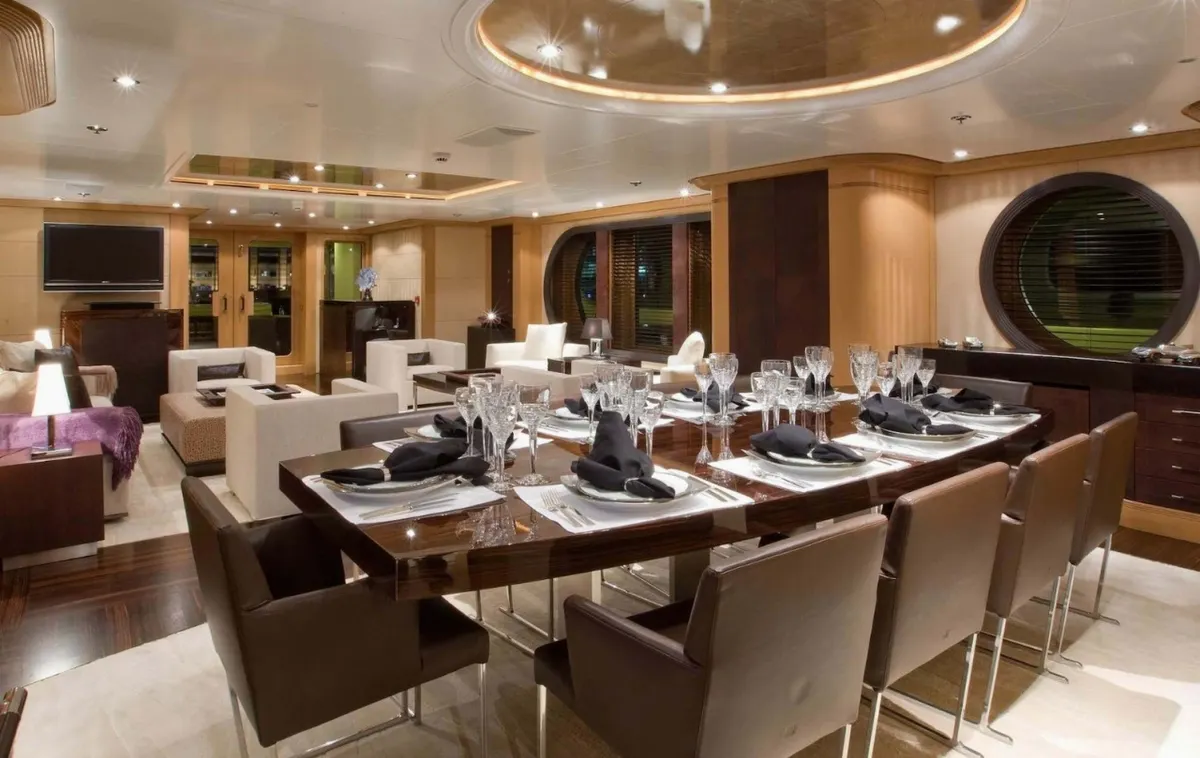Amels Mercury — Interior photo 5