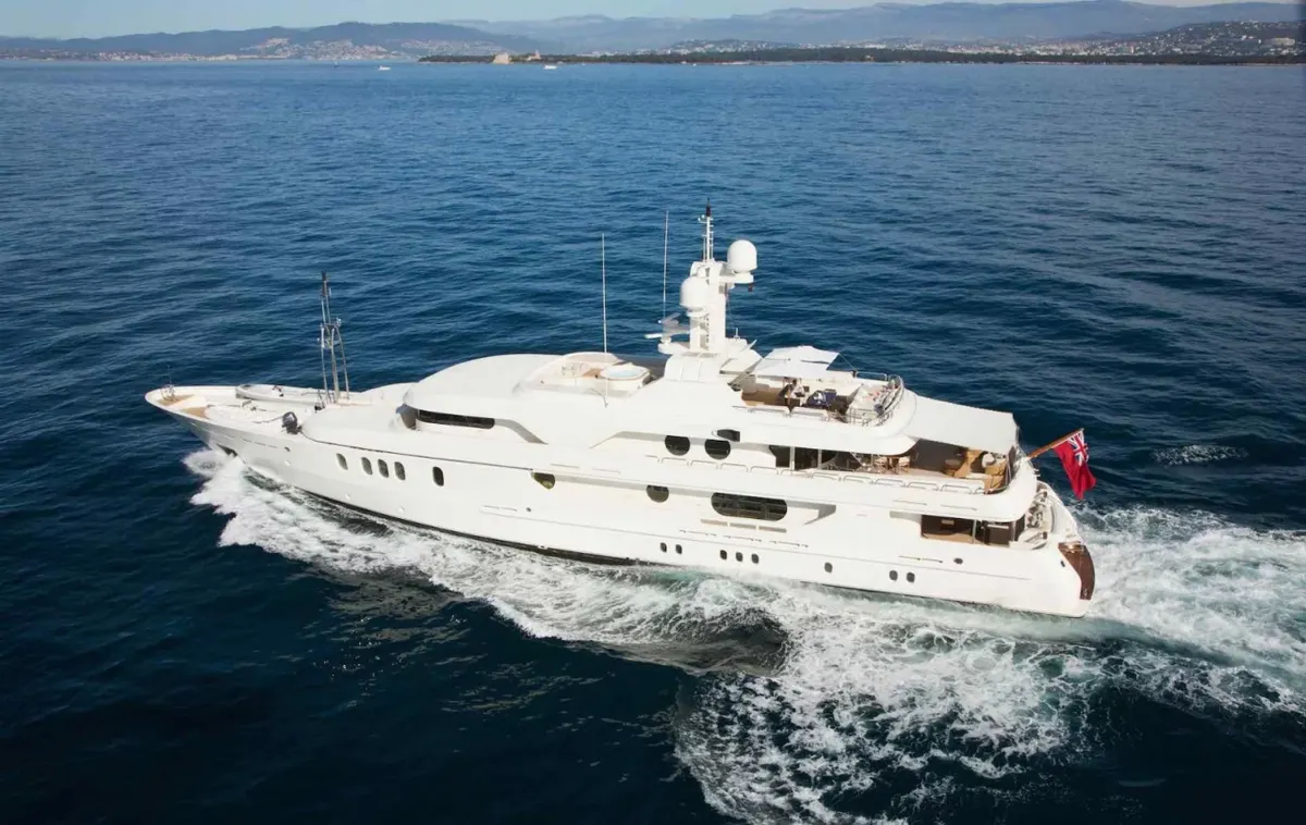 Amels Mercury — Exterior photo 2
