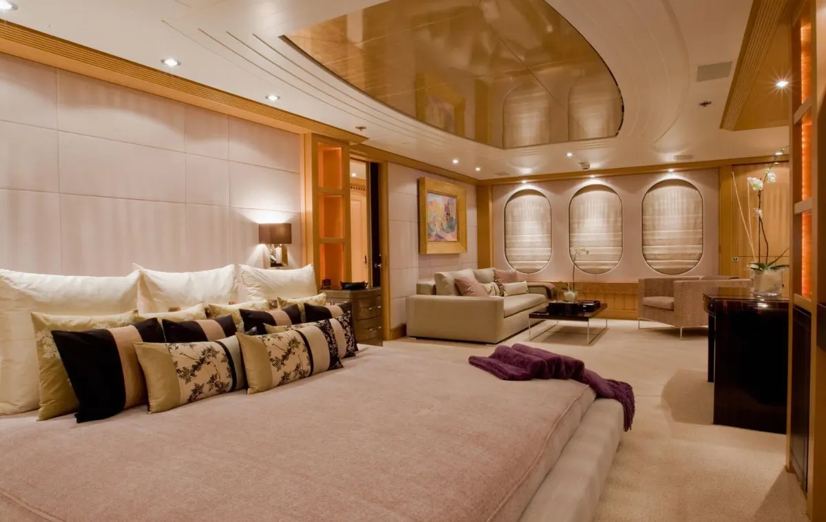 Amels Mercury — Interior photo 13