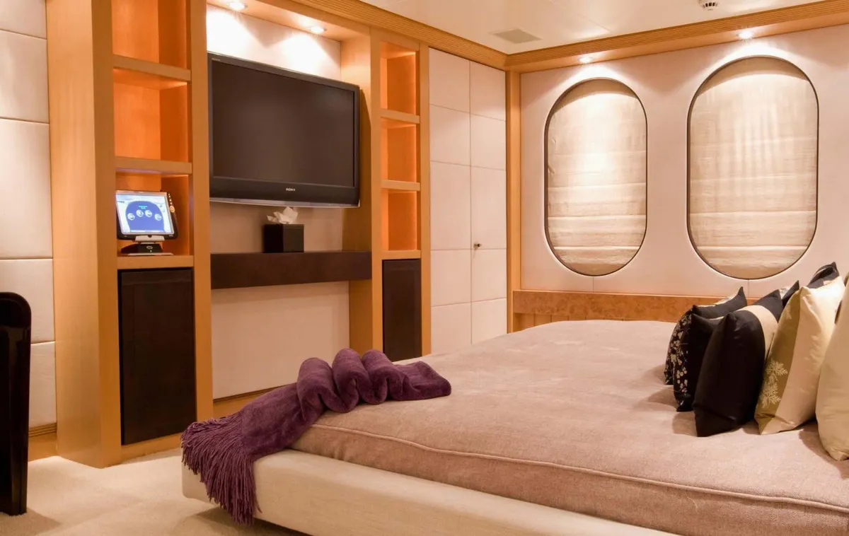 Amels Mercury — Interior photo 14