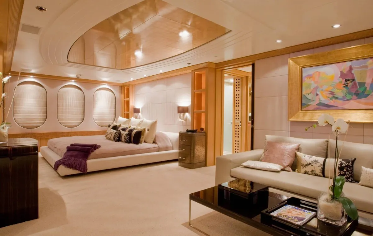 Amels Mercury — Interior photo 15