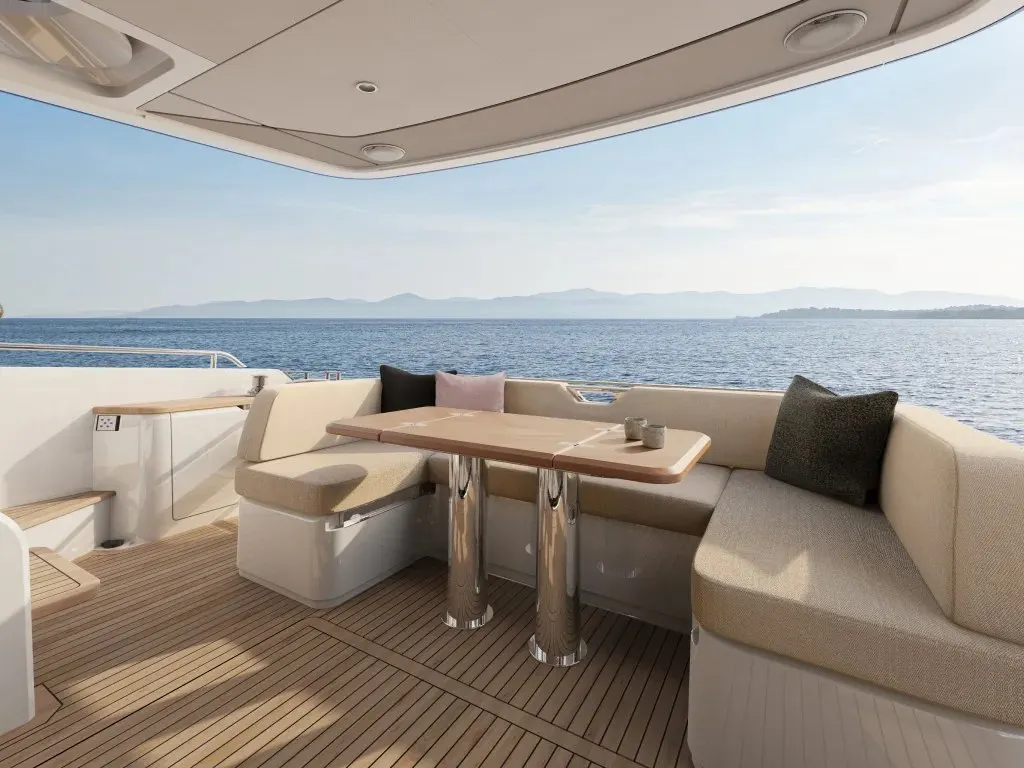 Princess F54 — Interior photo 1