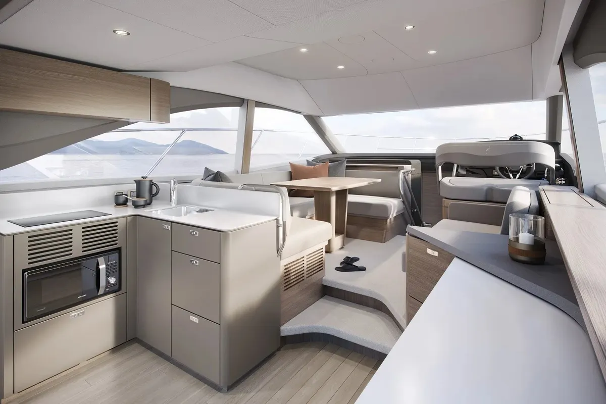 Princess F45 — Interior photo 5