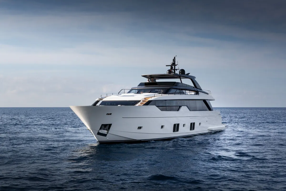 Sanlorenzo SL102A — Exterior photo 6