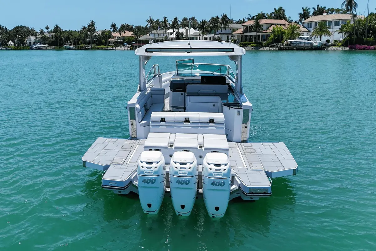 AV40 Outboard - Aviara — Exterior photo 4
