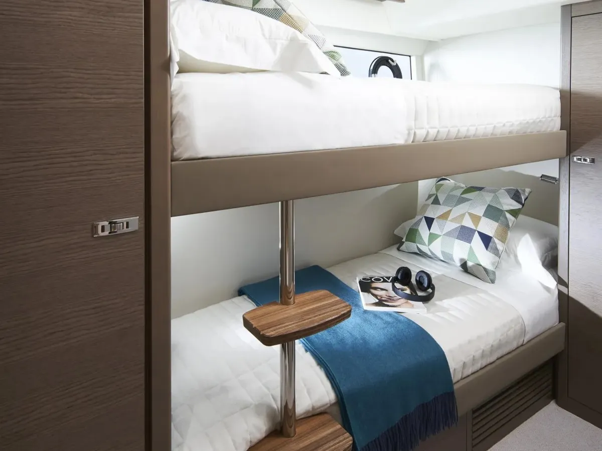 Princess V55 — Interior photo 8