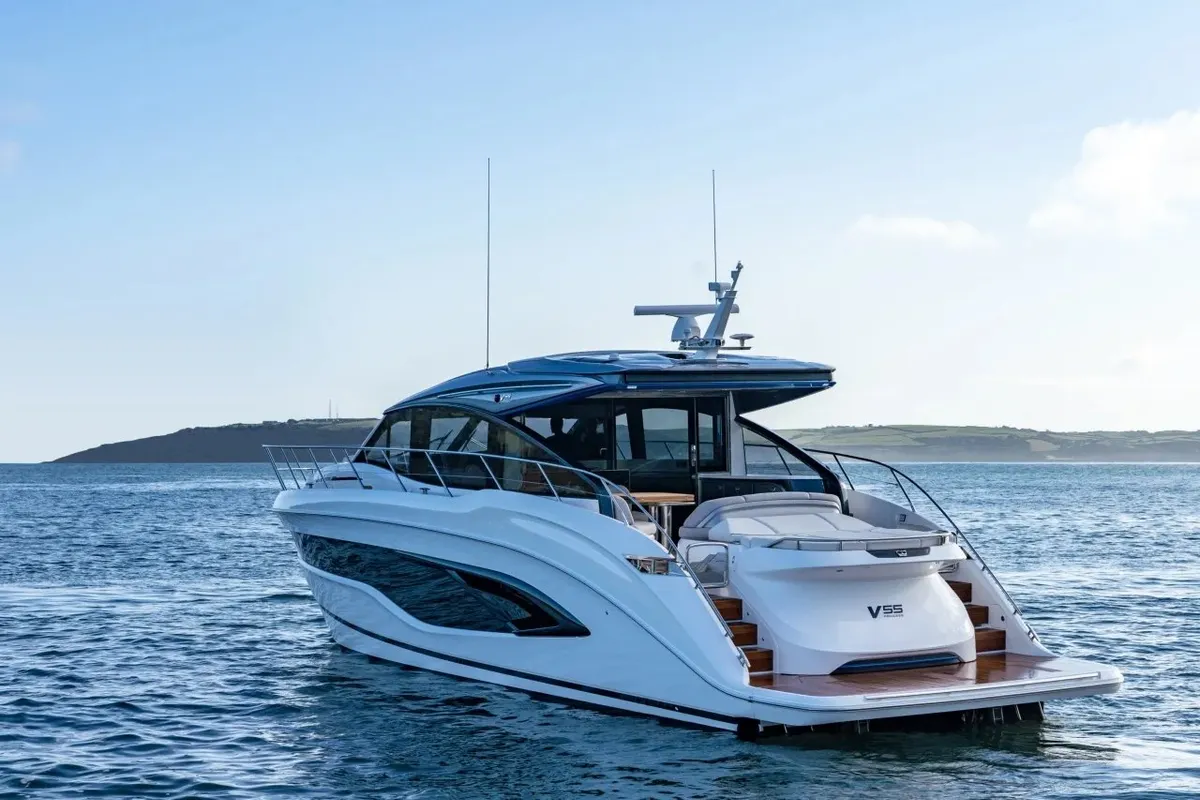 Princess V55 — Exterior photo 2