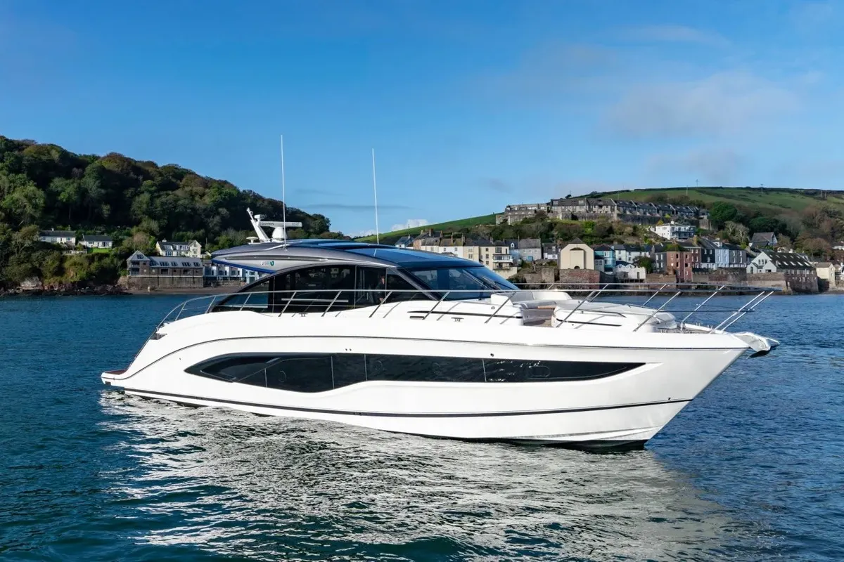 Princess V55 — Exterior photo 4