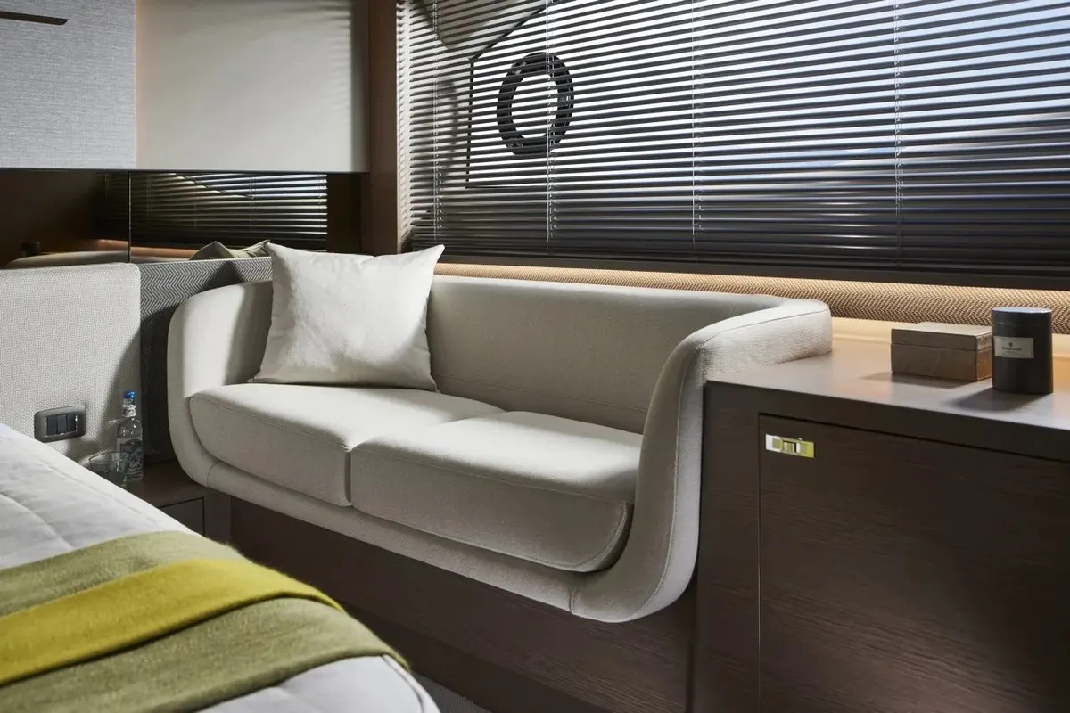 Princess V55 — Interior photo 4