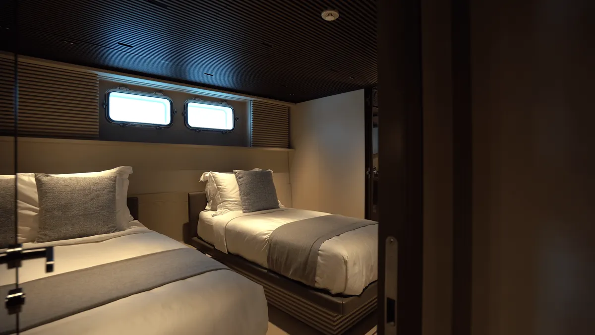 Anmax — Interior photo 5